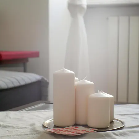Modern 1 Bedroom Near Metro Apartment