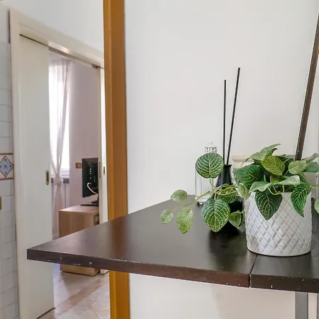 Modern 1 Bedroom Near Metro Rome