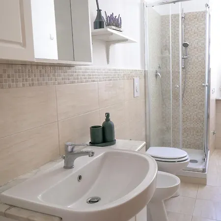 Modern 1 Bedroom Near Metro 罗马